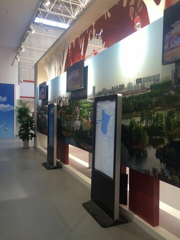 宿遷市建市20周年展覽館信息發(fā)布、觸摸設(shè)備均由米可提供1.jpg